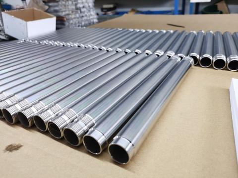 高端科技型研发生产 · 不锈钢棒专业制造商 · 江苏惠钢新材料科技有限公司
